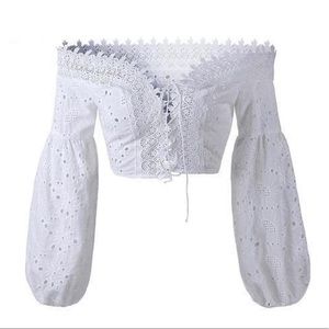 NWT GOTHBB lantern sleeved off the shoulder white floral lace top - size M